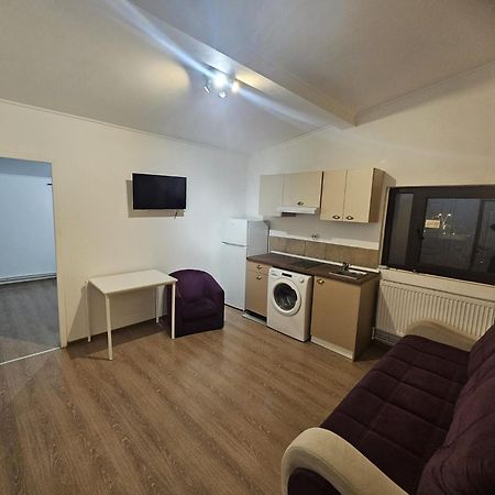 Stanford Aparthotel Gara De Nord Boekarest Buitenkant foto