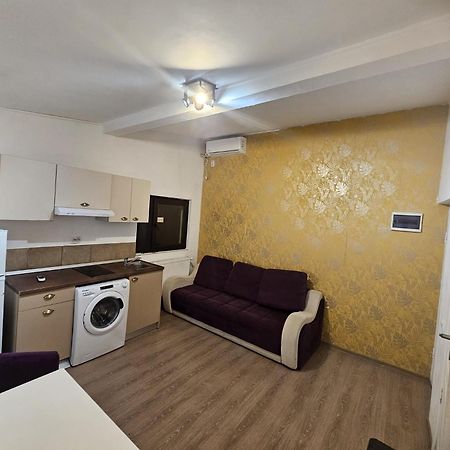 Stanford Aparthotel Gara De Nord Boekarest Buitenkant foto