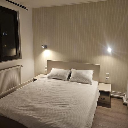 Stanford Aparthotel Gara De Nord Boekarest Buitenkant foto