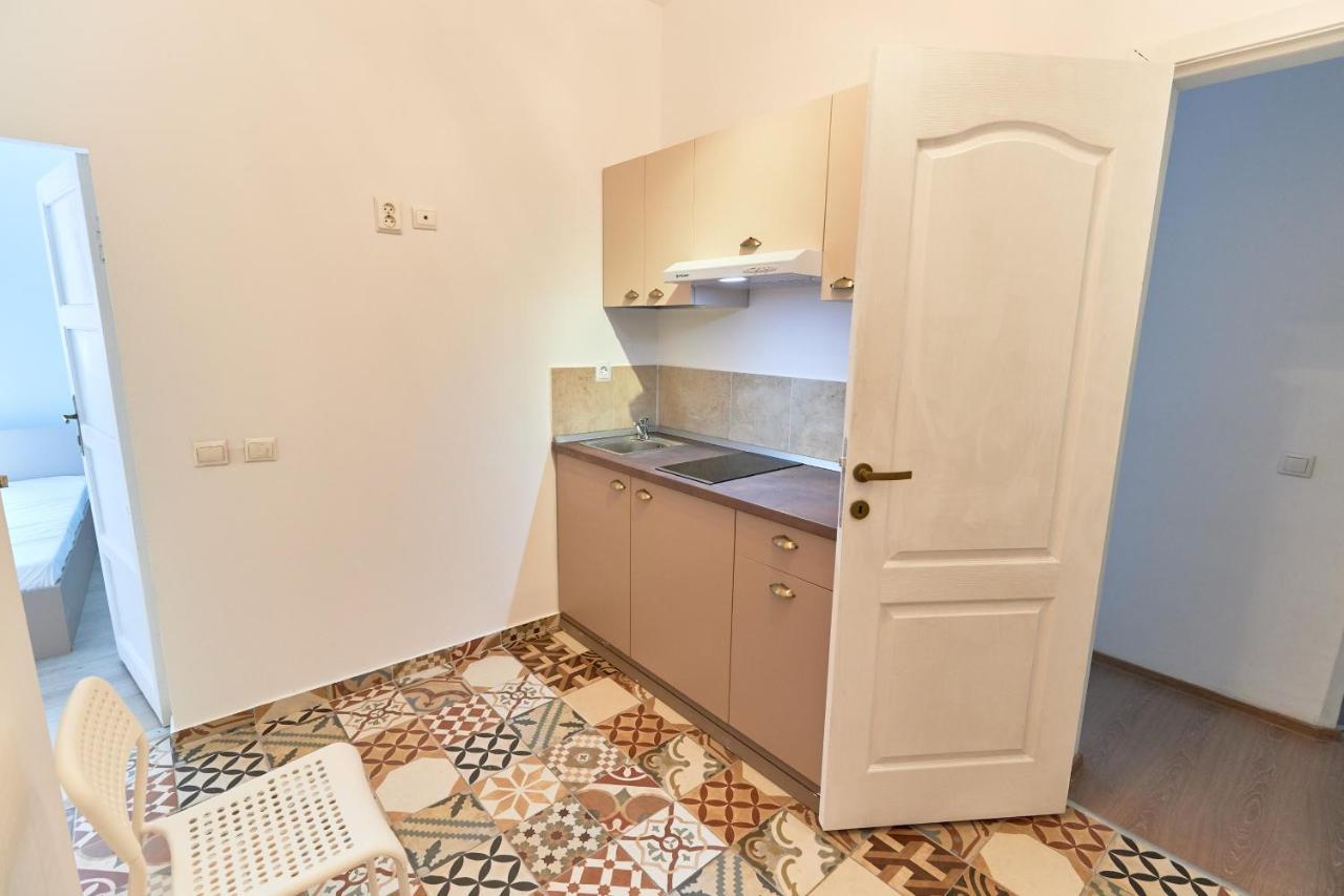 Stanford Aparthotel Gara De Nord Boekarest Buitenkant foto
