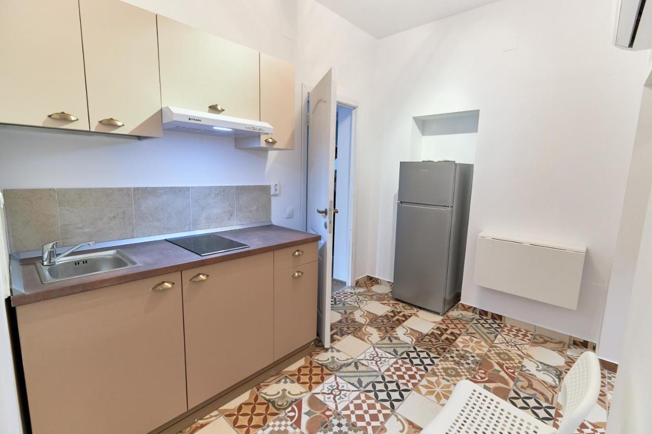 Stanford Aparthotel Gara De Nord Boekarest Buitenkant foto