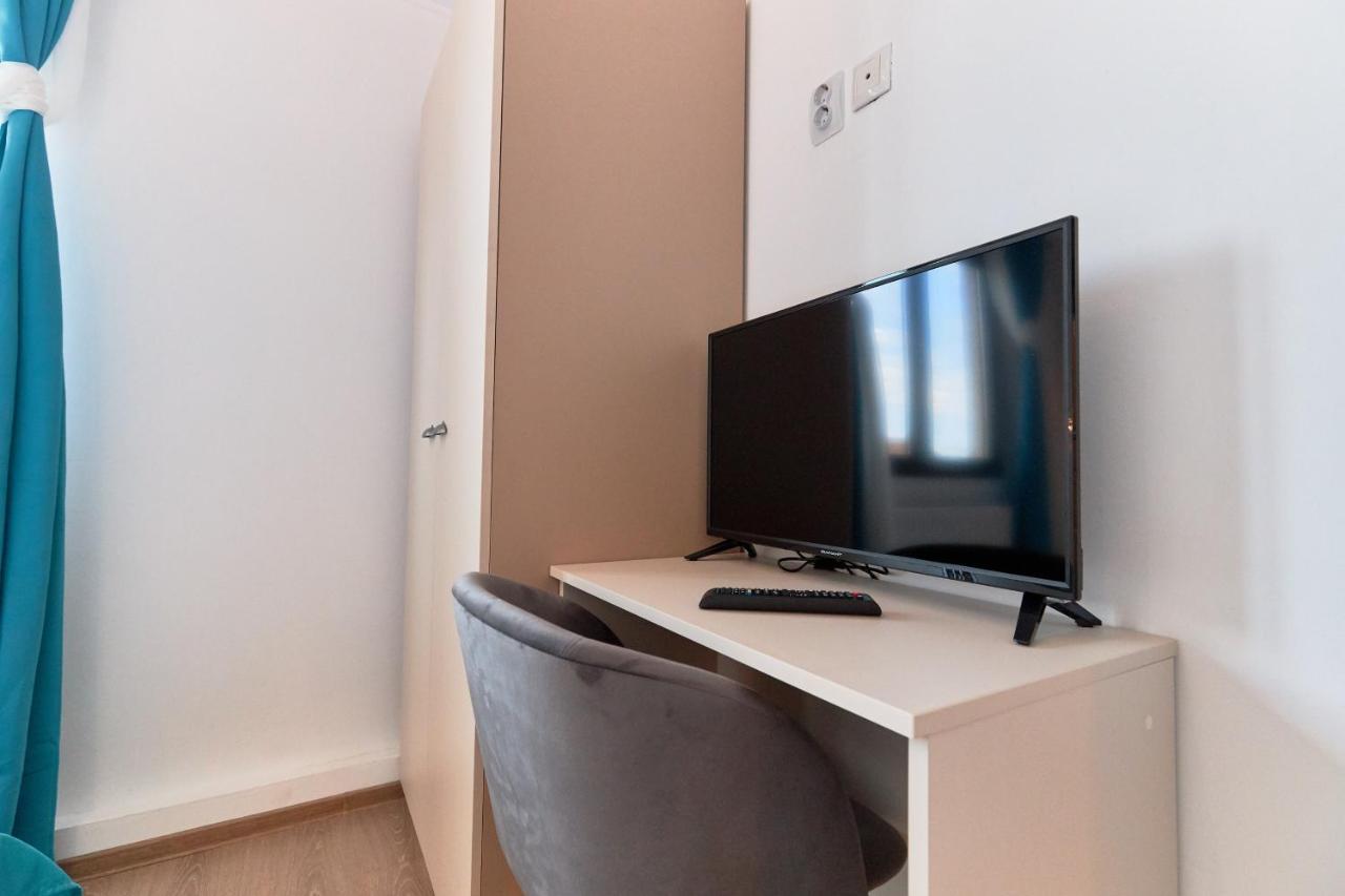 Stanford Aparthotel Gara De Nord Boekarest Buitenkant foto