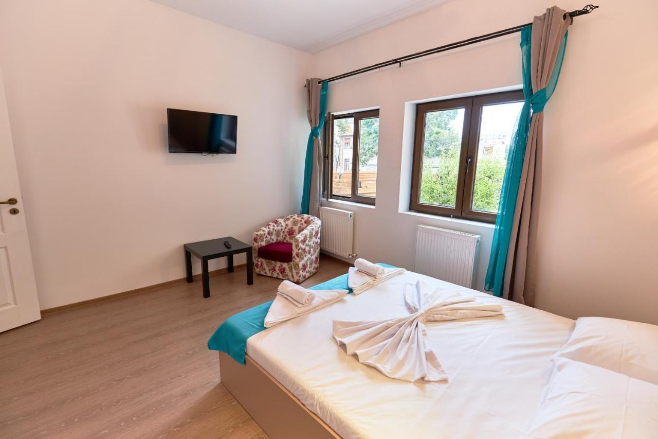Stanford Aparthotel Gara De Nord Boekarest Buitenkant foto